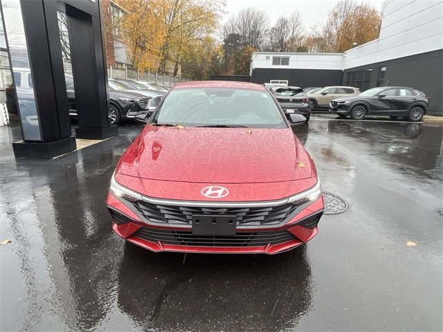 Used 2025 Hyundai Elantra Sport image 3