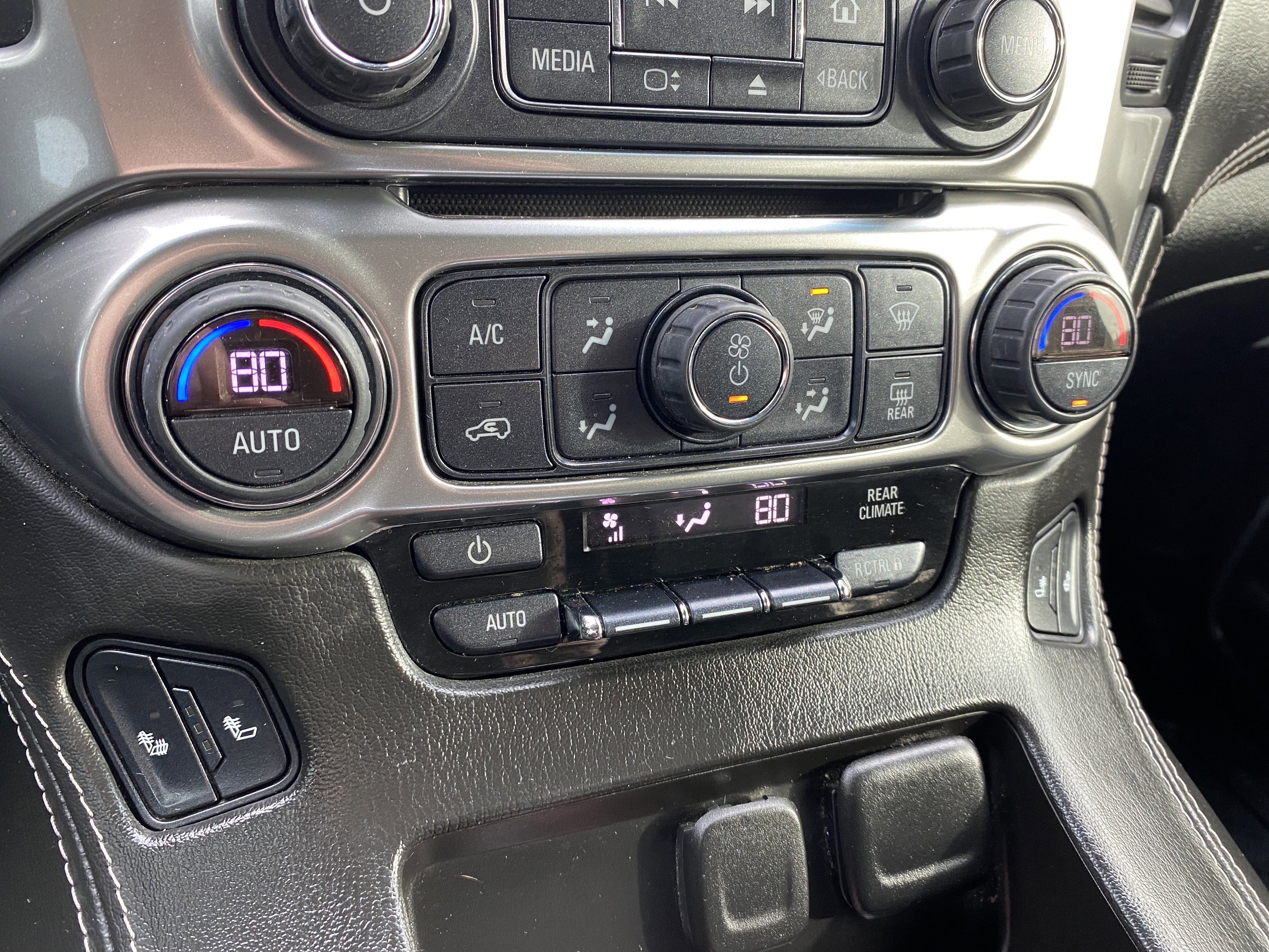 Used 2019 Chevrolet Suburban LT image 33