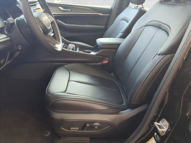 New 2025 Jeep Grand Cherokee L Limited w/ Luxury Tech Group II image 4