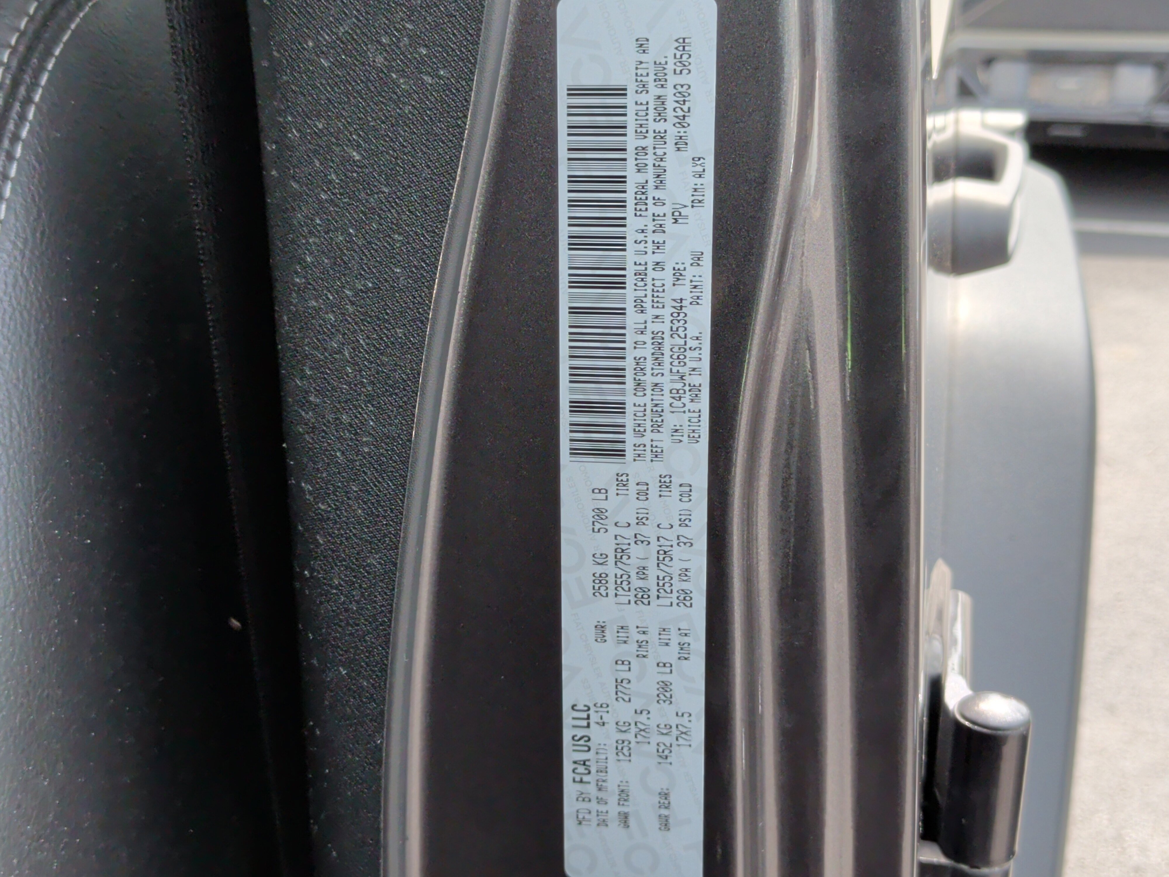 Used 2016 Jeep Wrangler Unlimited Rubicon w/ Connectivity Group image 37