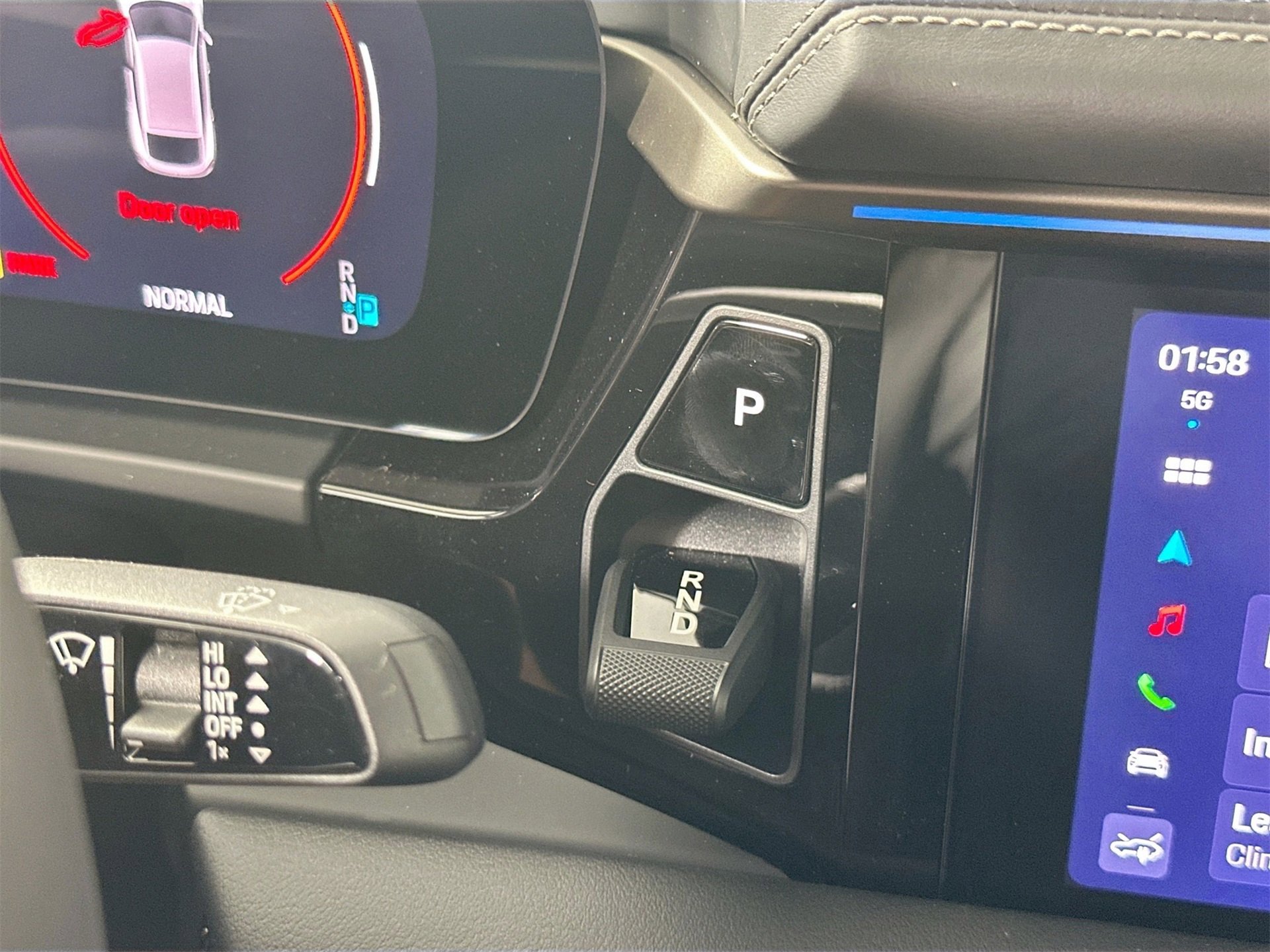 Certified 2025 Porsche Macan Turbo Electric image 36