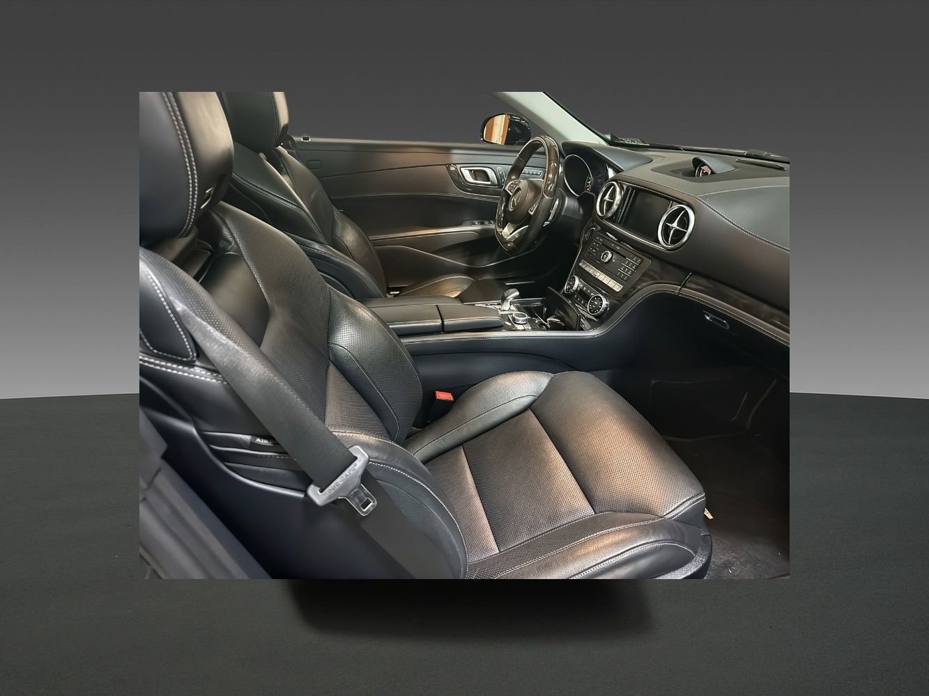 Used 2017 Mercedes-Benz SL 550 image 4