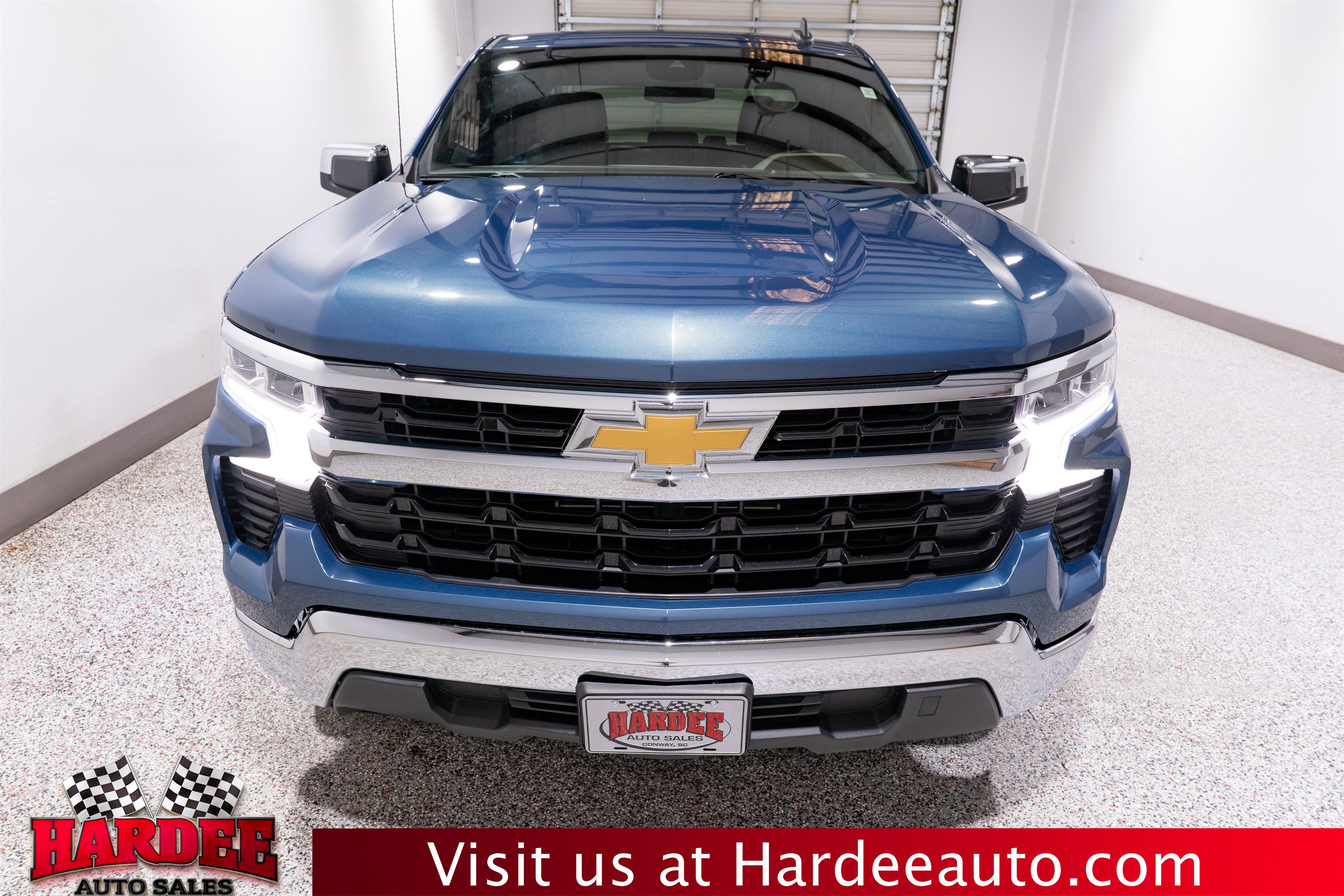 Used 2024 Chevrolet Silverado 1500 LT RWD image 7