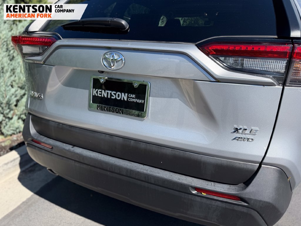 Used 2025 Toyota RAV4 XLE AWD/4WD image 33
