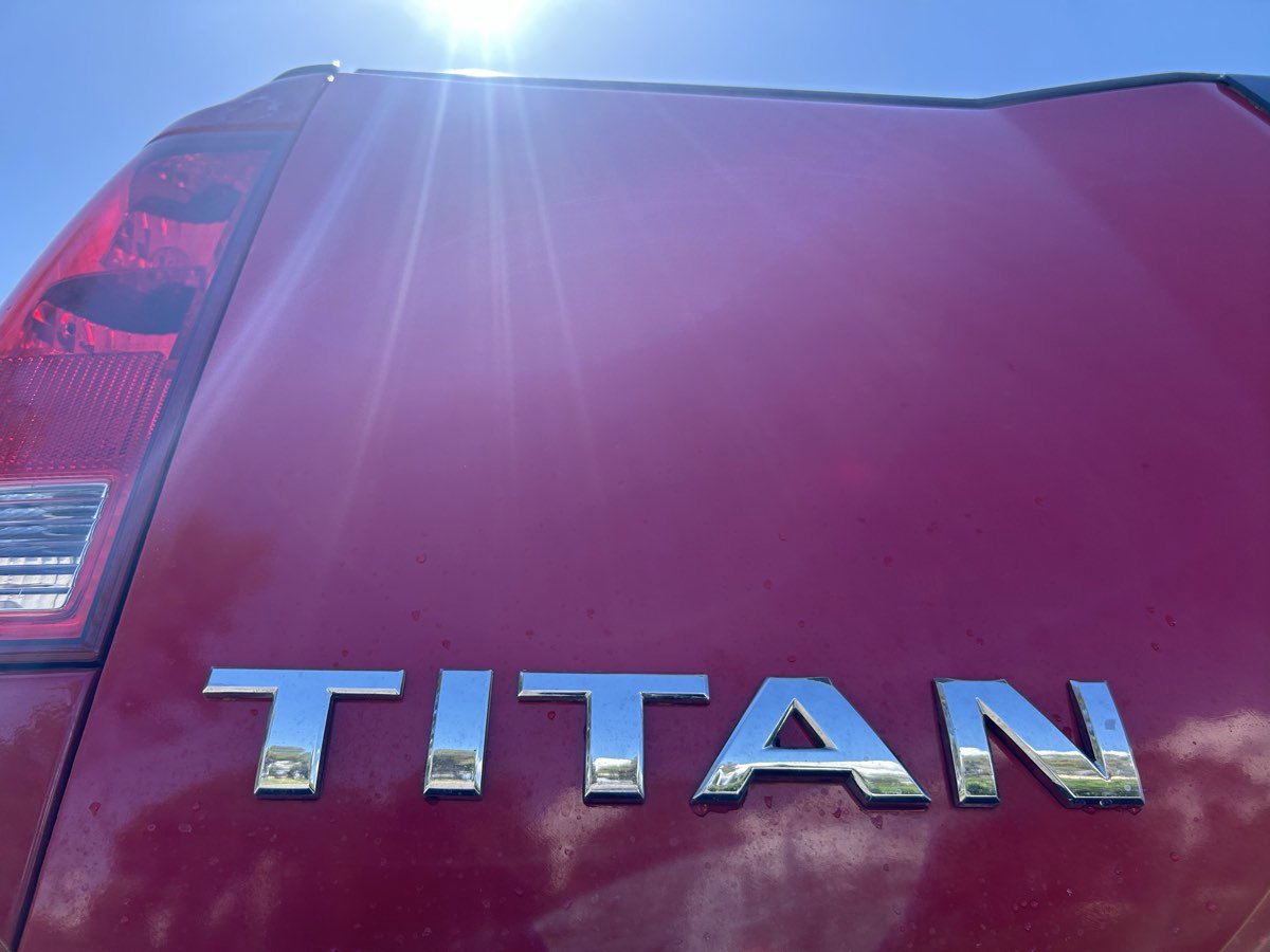 Used 2005 Nissan Titan SE image 11