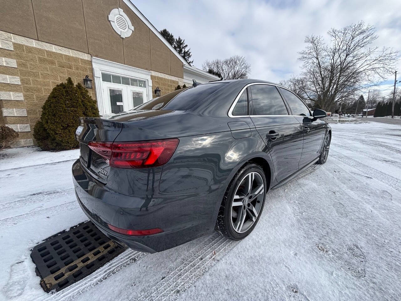 Used 2018 Audi A4 2.0T Premium Plus w/ Premium Plus Package image 5