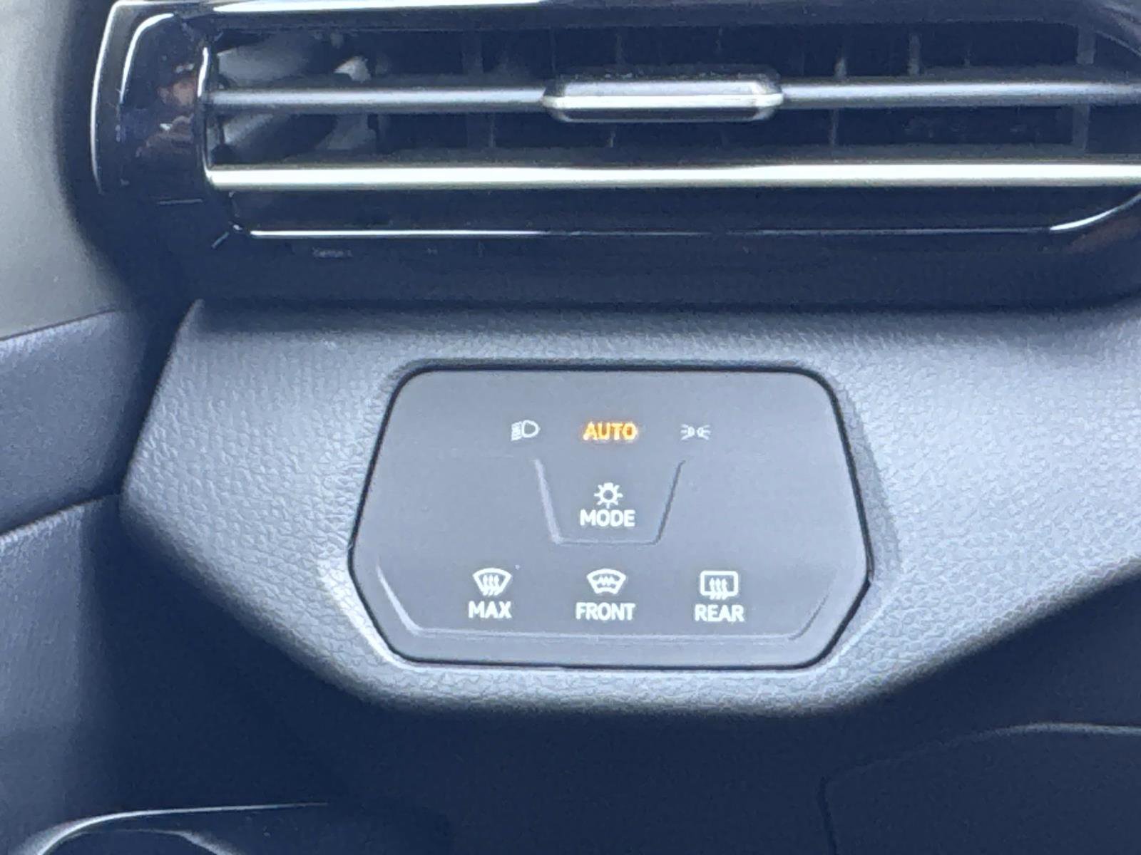 Certified 2025 Volkswagen ID.4 Pro image 22