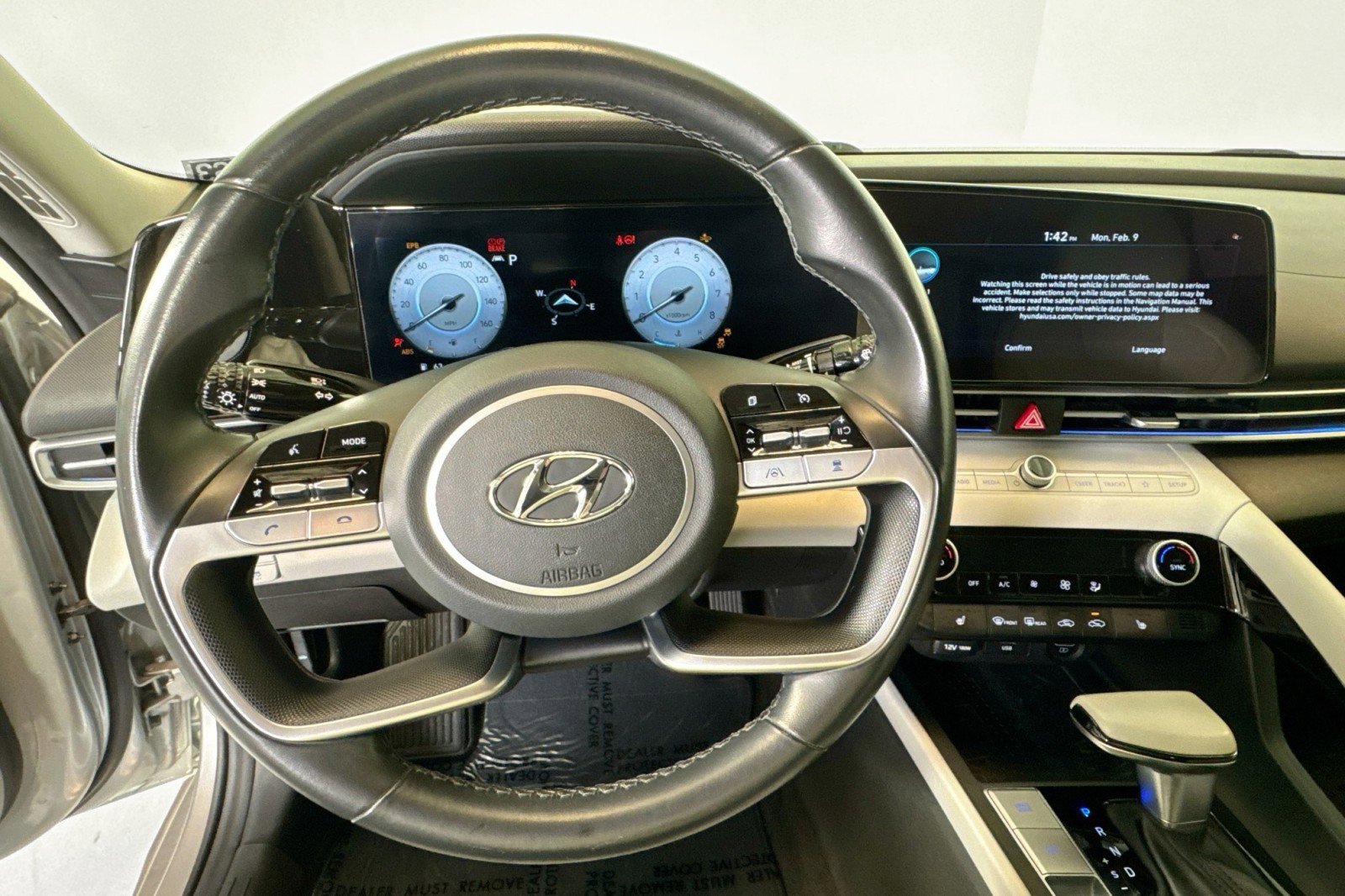 Used 2021 Hyundai Elantra Limited image 11