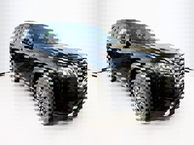 New 2025 Nissan Pathfinder S image 3