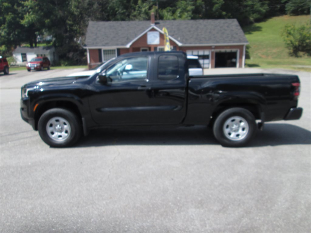 Used 2023 Nissan Frontier S w/ Technology Package image 2