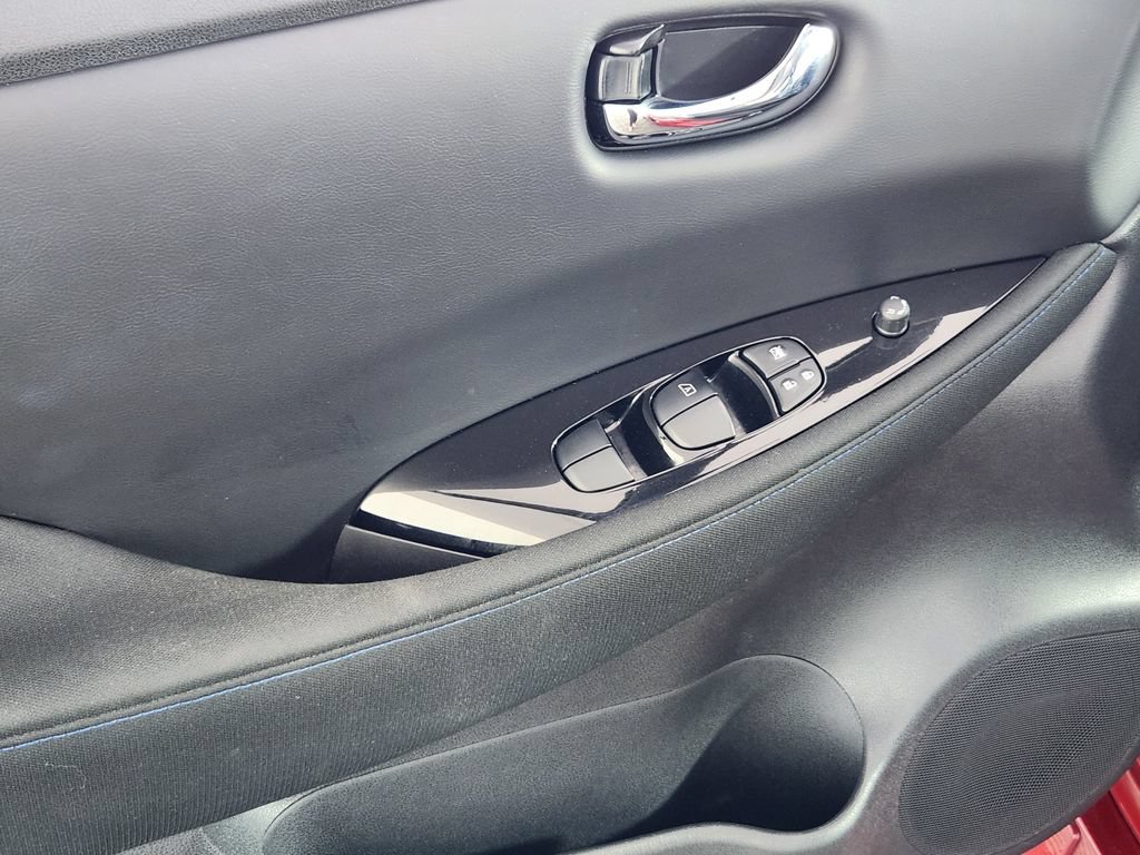 Used 2022 Nissan Leaf SV FWD image 16