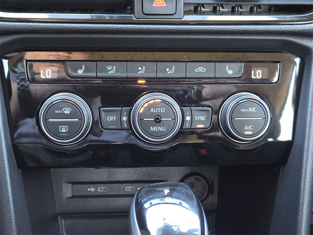 Used 2024 Volkswagen Taos SE image 21