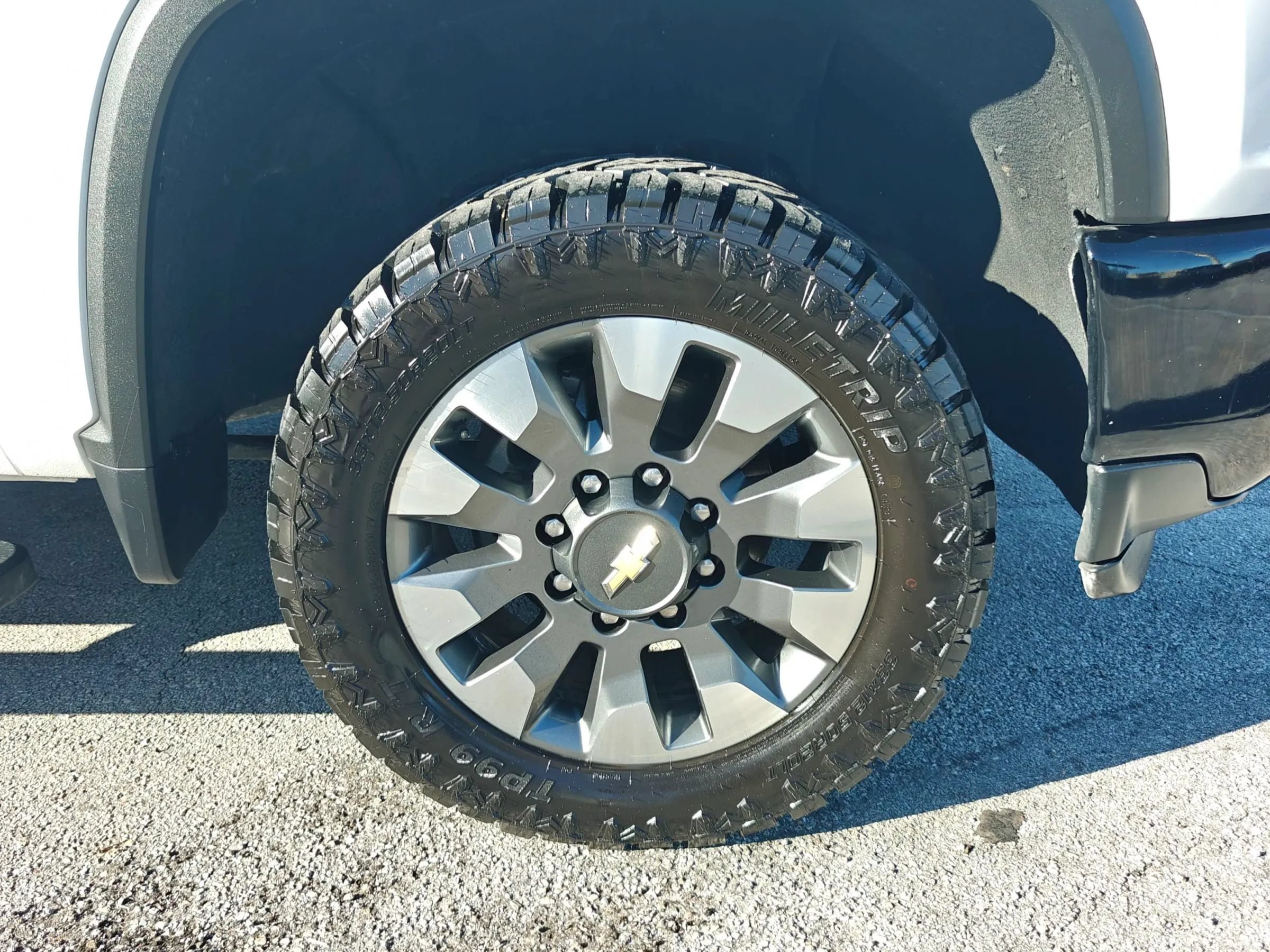 Used 2022 Chevrolet Silverado 2500 Custom w/ Custom Value Package AWD/4WD image 23