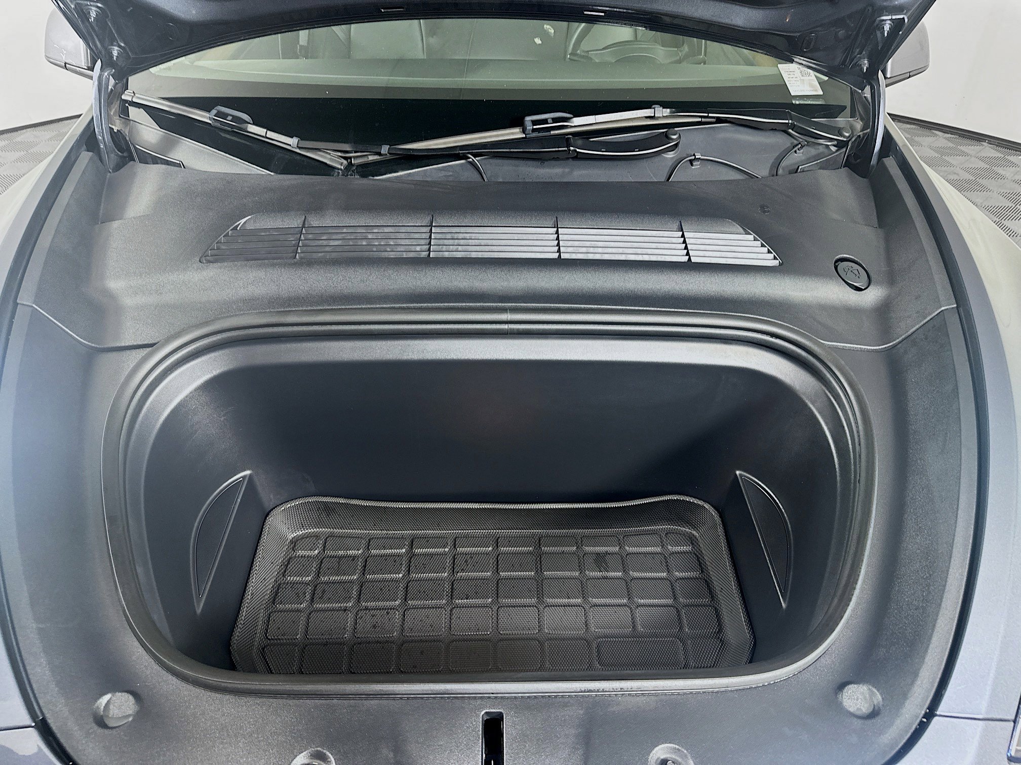 Used 2023 Tesla Model Y Long Range image 34