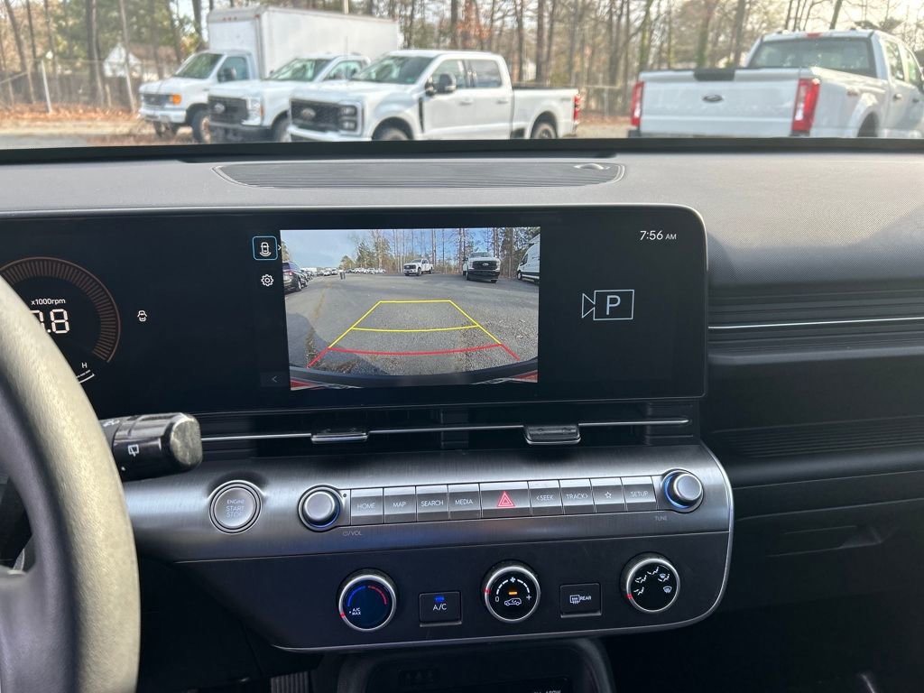 Certified 2025 Hyundai Kona SE image 17