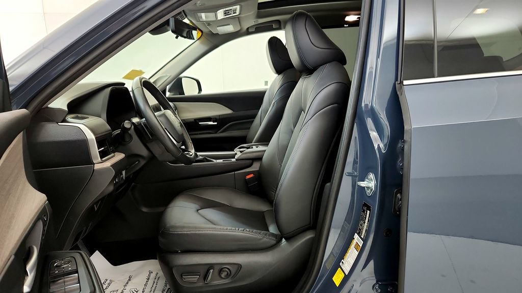 Certified 2024 Toyota Grand Highlander AWD image 26