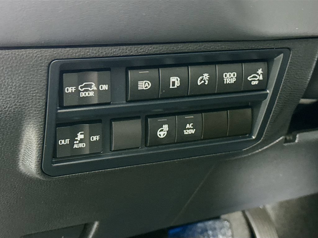 Certified 2024 Toyota Sequoia Platinum AWD/4WD image 20