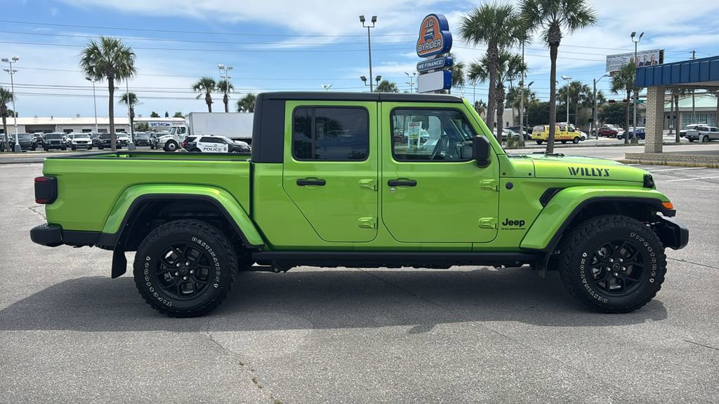 Used 2025 Jeep Gladiator Sport AWD/4WD image 6