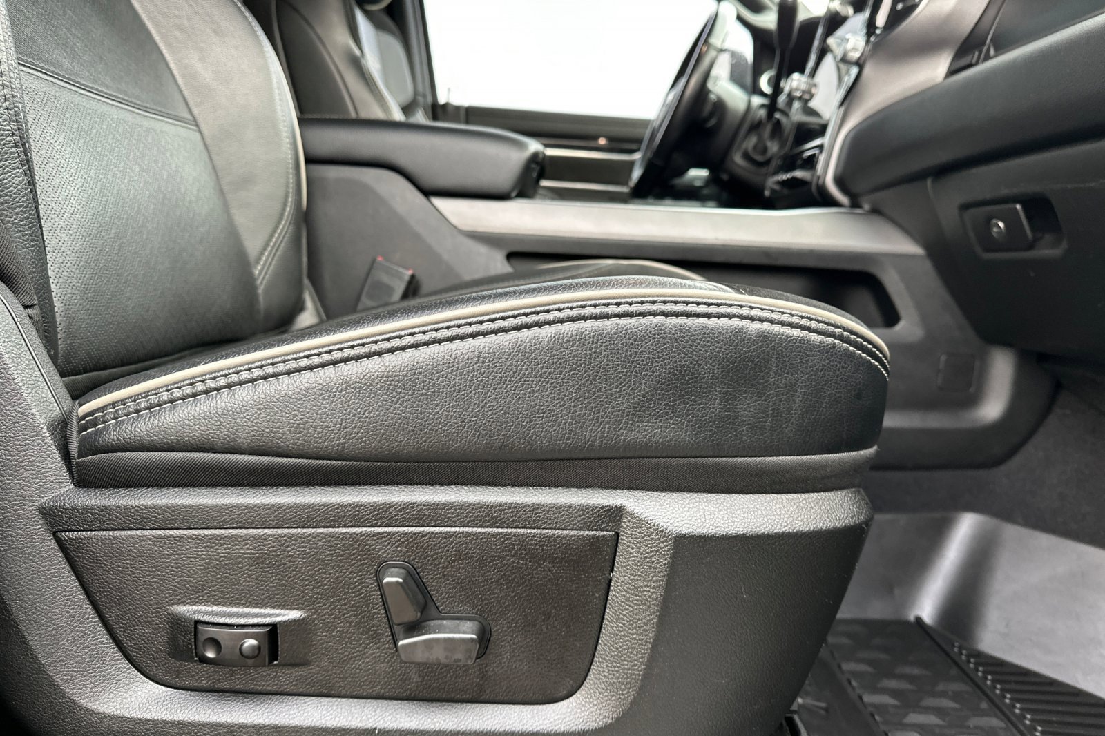 Used 2022 RAM 2500 Laramie image 22