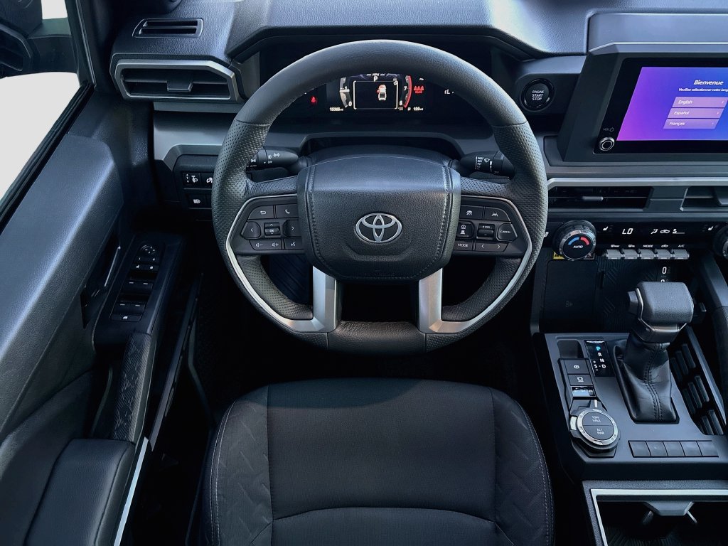 Used 2025 Toyota Tacoma SR5 AWD/4WD image 10