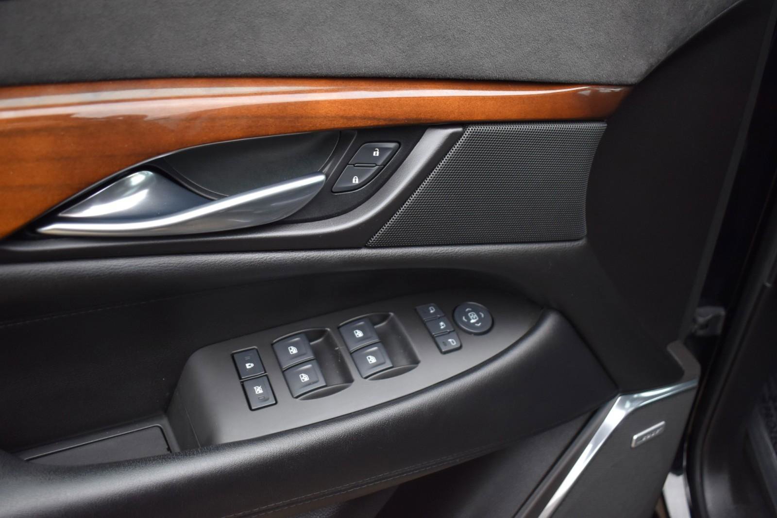 Used 2017 Cadillac Escalade Luxury image 31