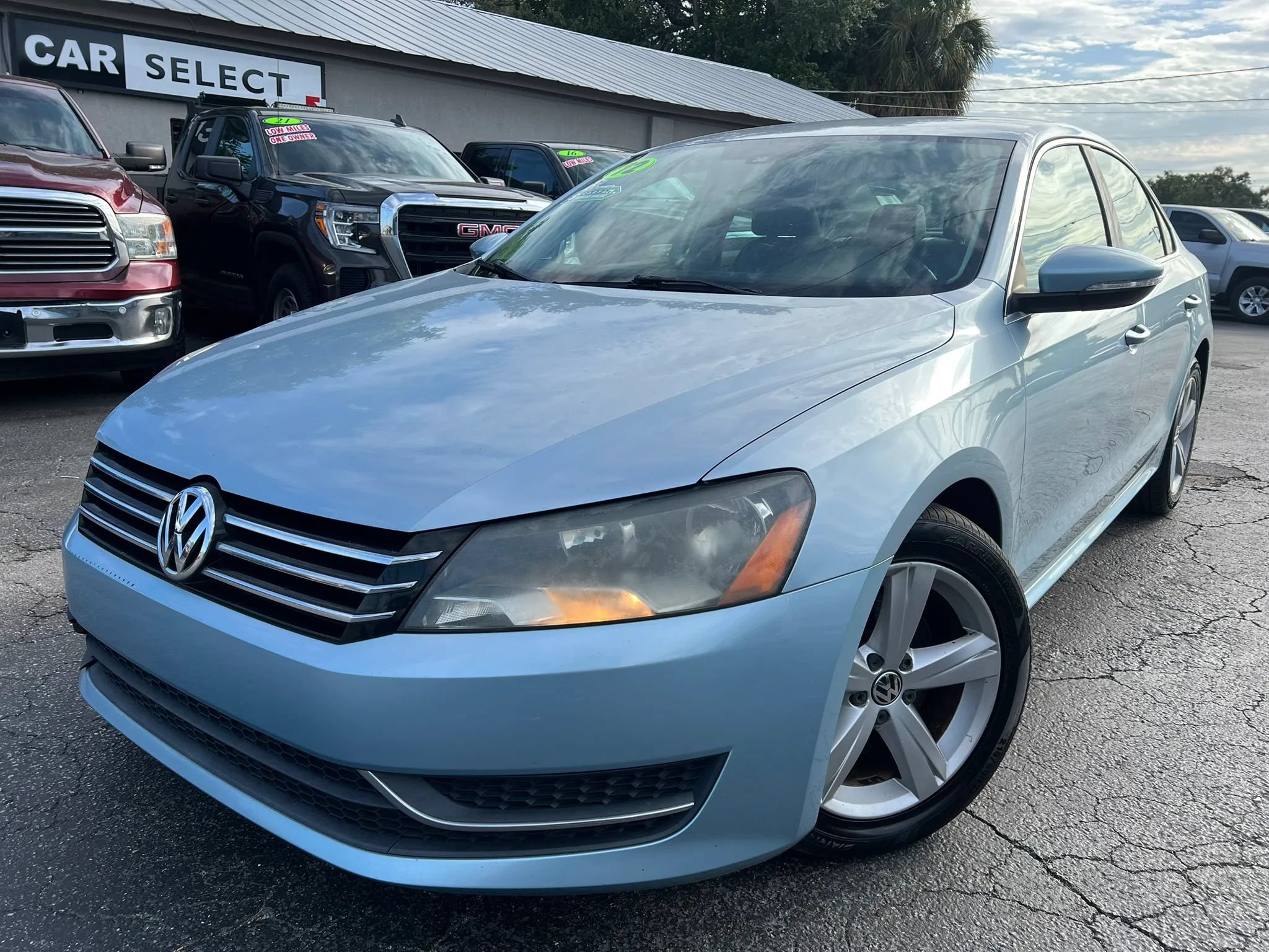 Used 2012 Volkswagen Passat 2.5 SE FWD image 1