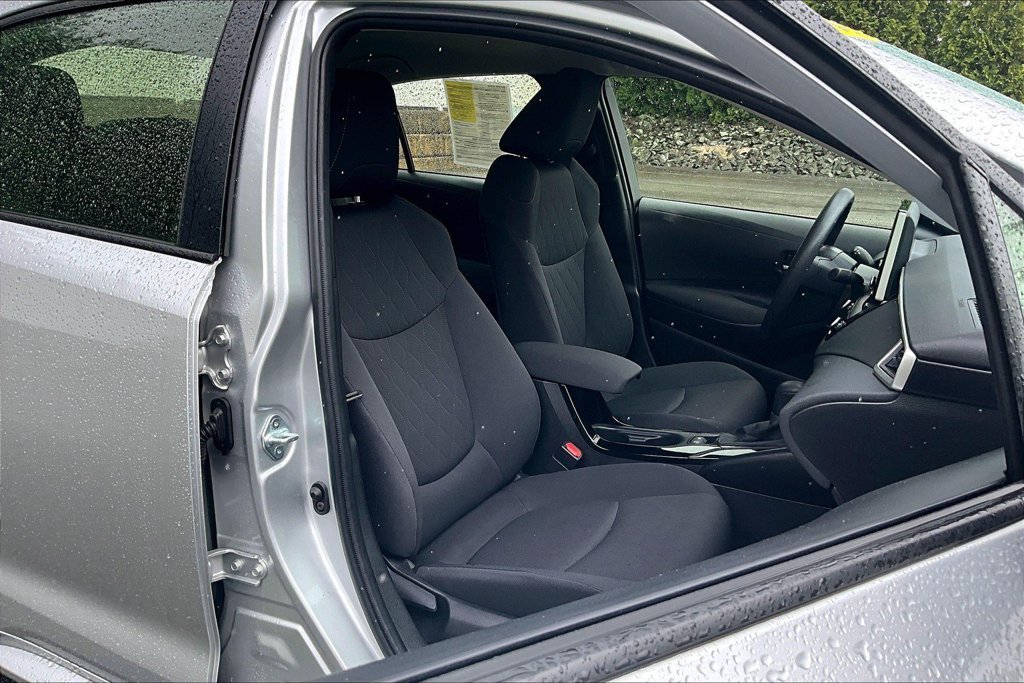 Used 2021 Toyota Corolla LE w/ Carpet Mat Package (TMS) FWD image 11