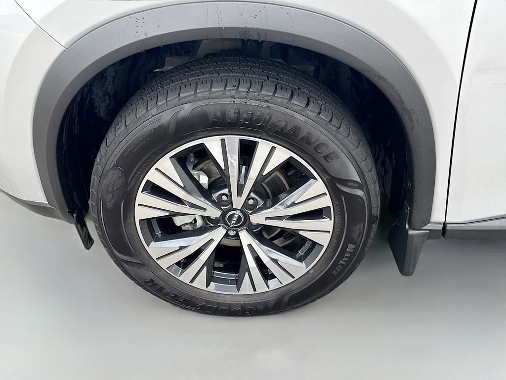 Used 2022 Nissan Rogue SV image 25
