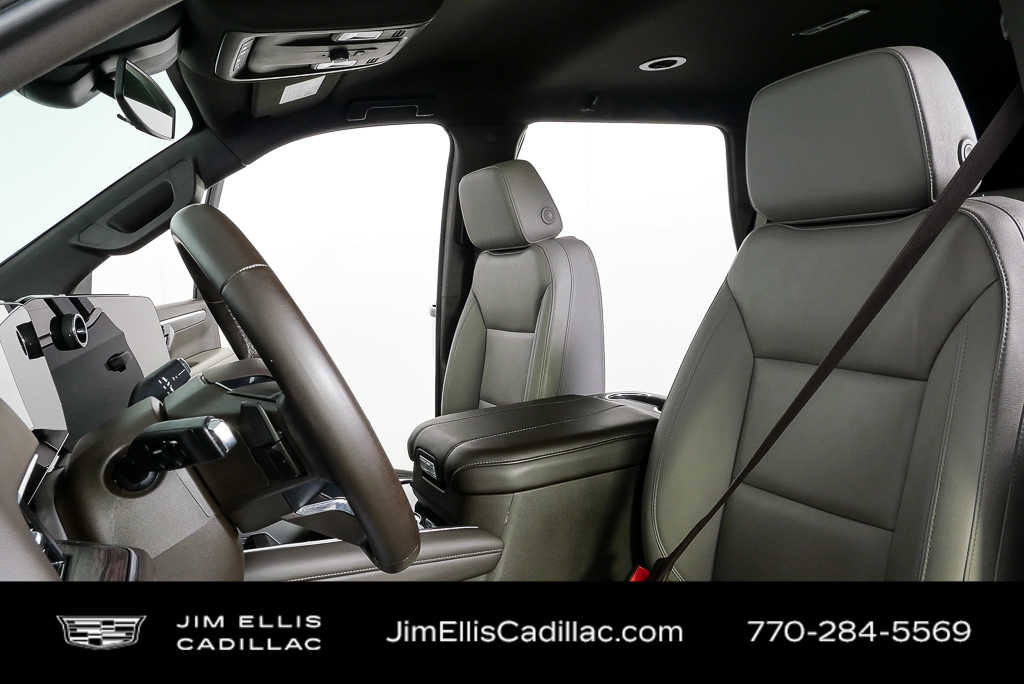 Used 2025 Chevrolet Tahoe LT RWD image 5