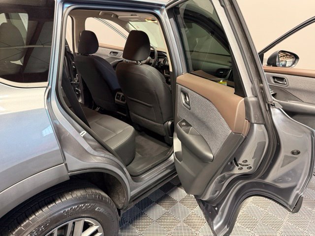 Used 2023 Nissan Rogue S AWD/4WD image 26