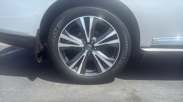 Used 2019 Nissan Pathfinder Platinum FWD image 9