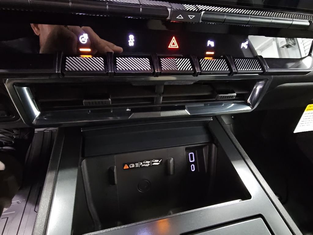 New 2026 GMC Hummer EV SUV image 21