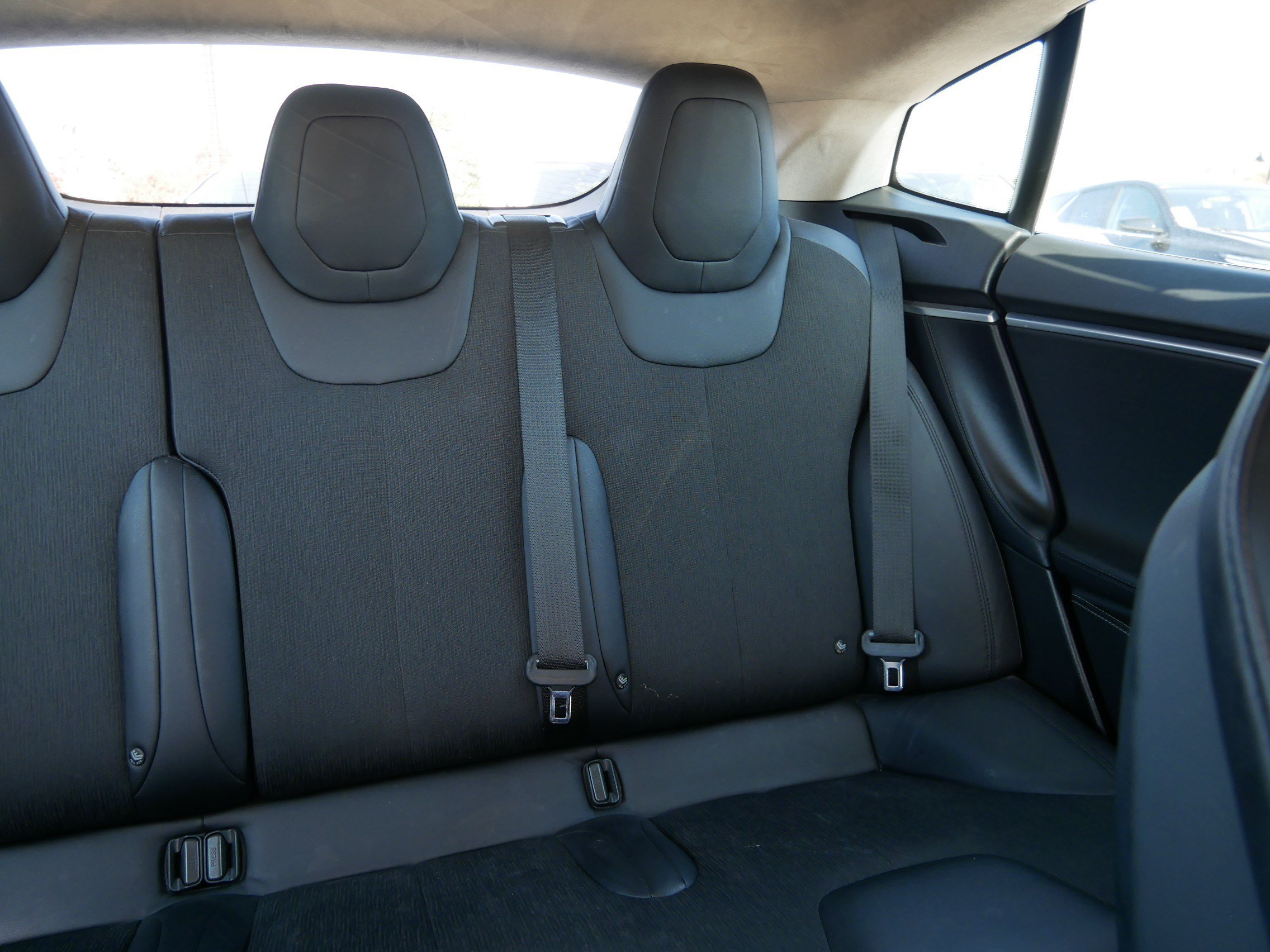 Used 2016 Tesla Model S AWD image 14