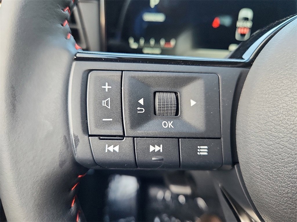 New 2025 Nissan Kicks SR image 5