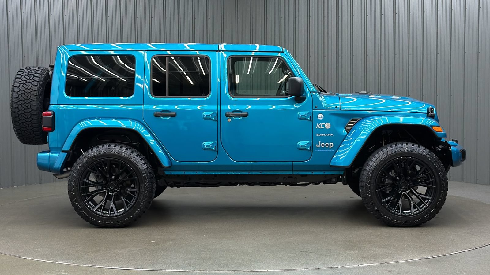 Used 2024 Jeep Wrangler Unlimited Sahara AWD/4WD image 6