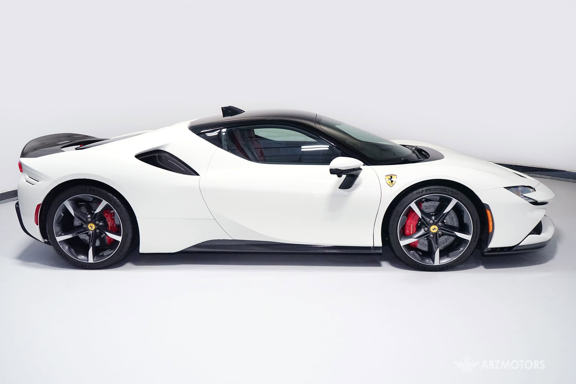 Used 2023 Ferrari SF90 Stradale AWD/4WD image 3