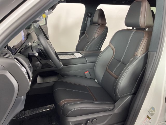 New 2026 Nissan Armada SL w/ Captain's Chari Seat Package RWD image 18