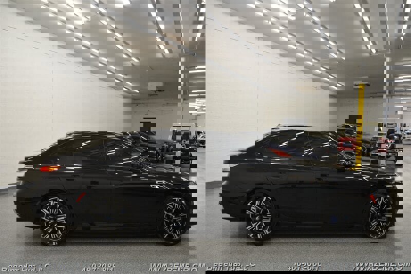 Used 2024 BMW i7 M70 w/ Executive Package image 8