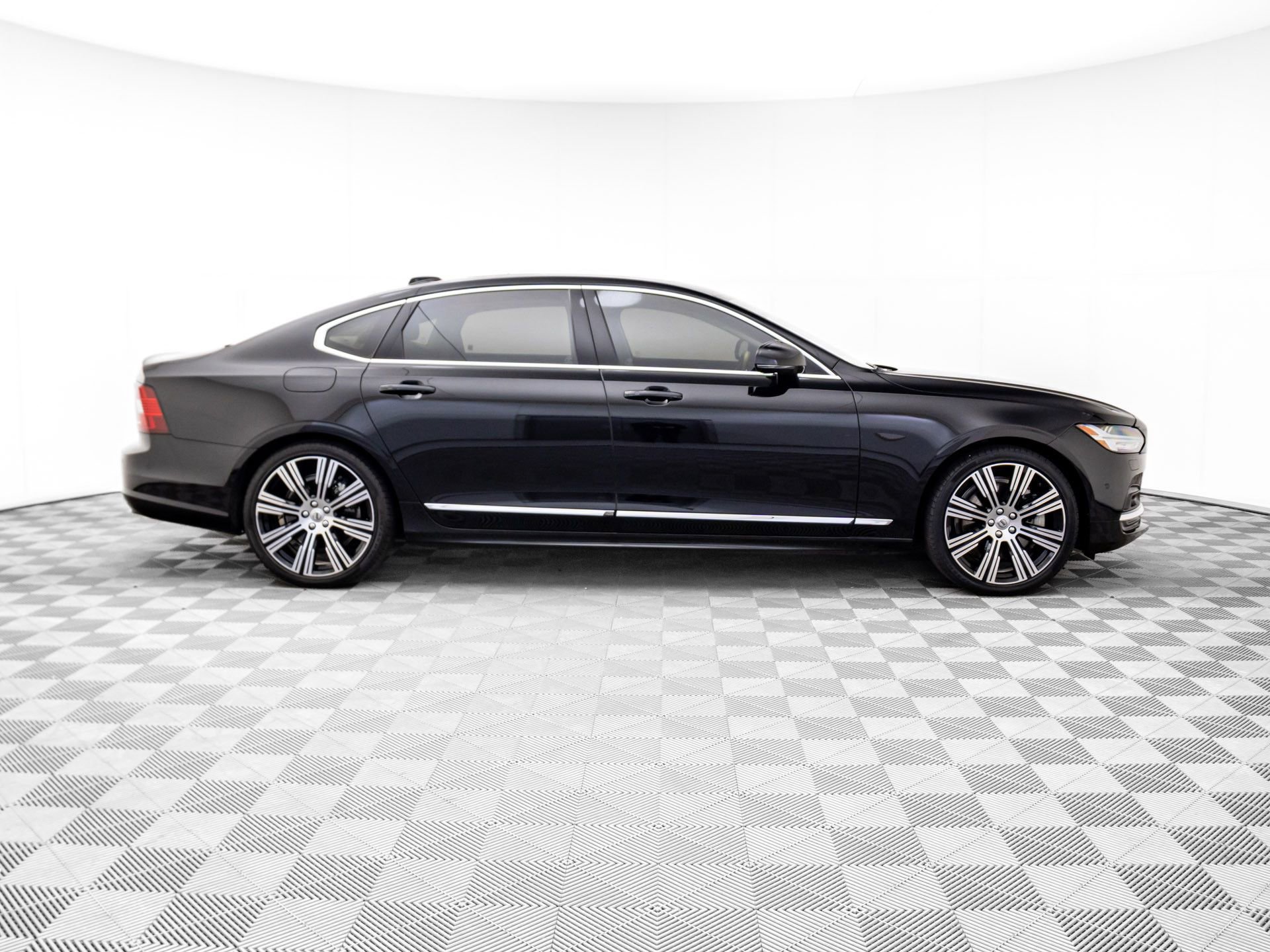 Used 2023 Volvo S90 B6 Ultimate image 7