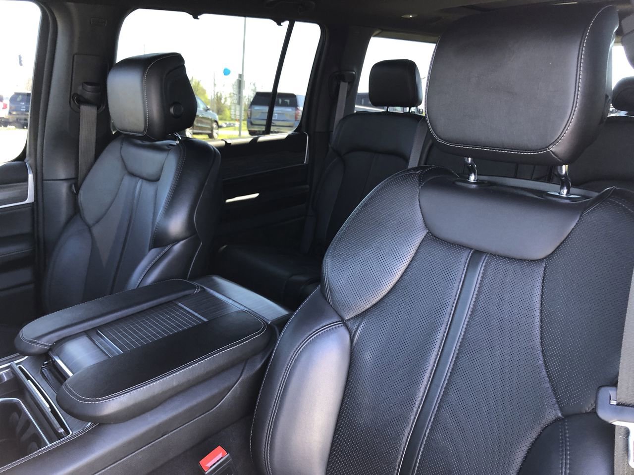 Used 2024 Jeep Wagoneer Series III w/ Premium Group I image 15