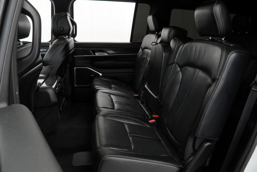 Certified 2023 Jeep Wagoneer 4WD w/ Premium Group I image 21