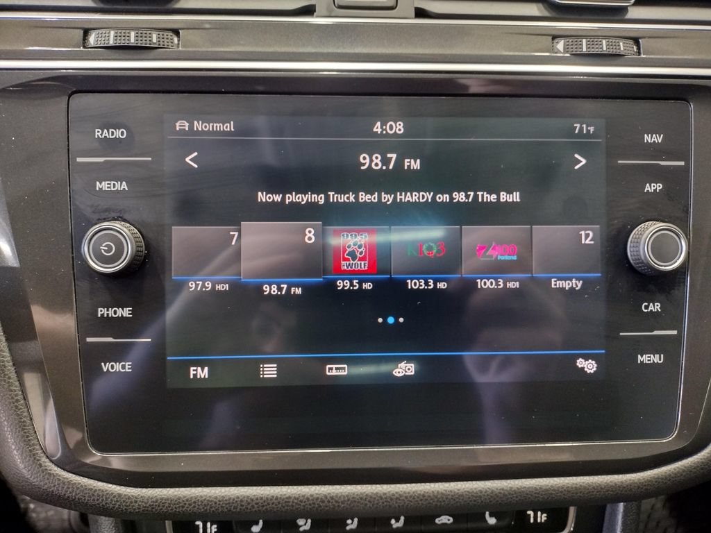 Used 2018 Volkswagen Tiguan SEL AWD/4WD image 29