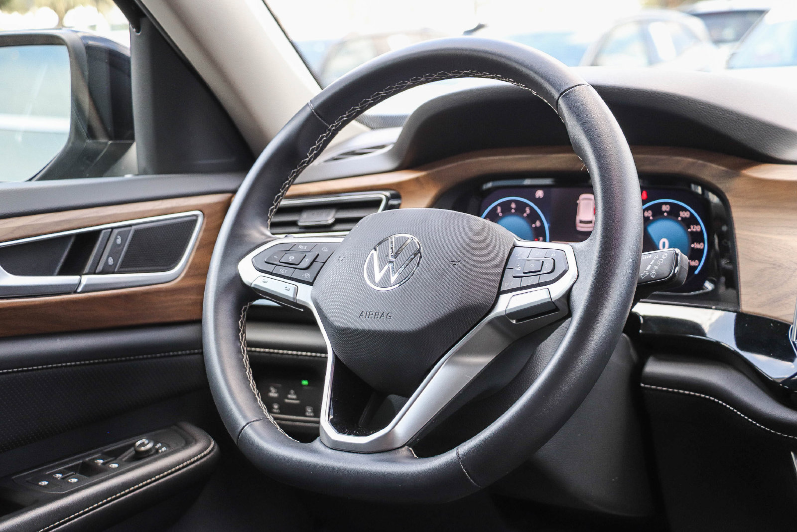 Used 2024 Volkswagen Atlas SE FWD image 16