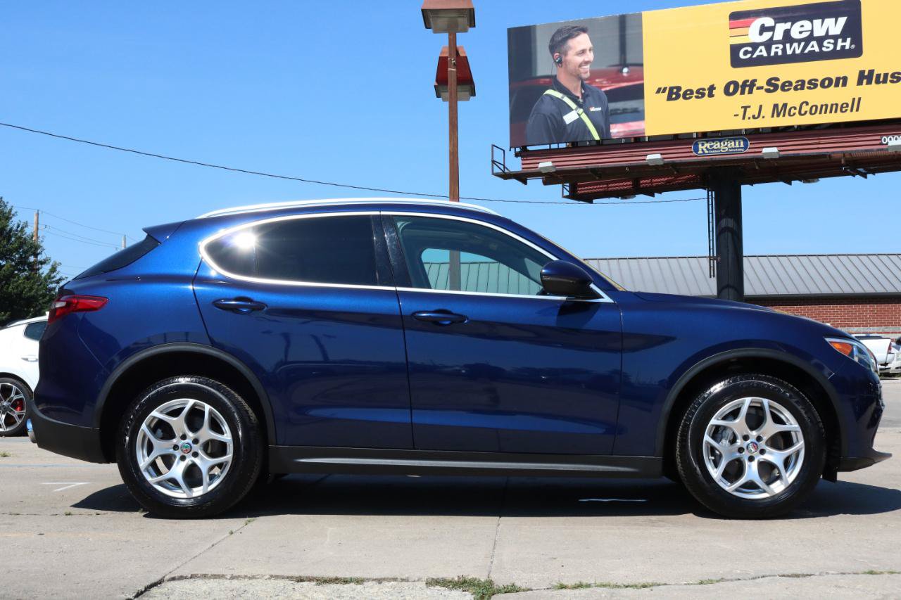 Used 2021 Alfa Romeo Stelvio Sprint w/ Sun & Sound Package AWD/4WD image 12