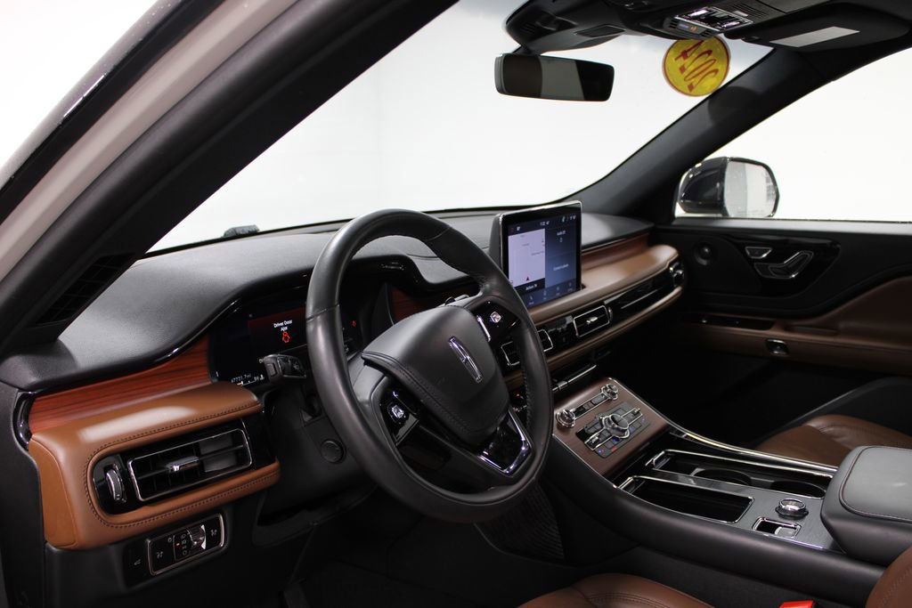 Used 2024 Lincoln Aviator Reserve w/ Equipment Group 201A image 23