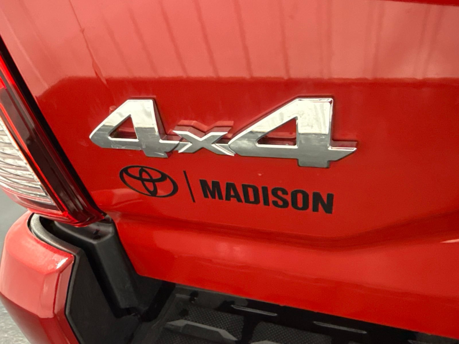 Used 2022 Toyota Tacoma SR AWD/4WD image 39