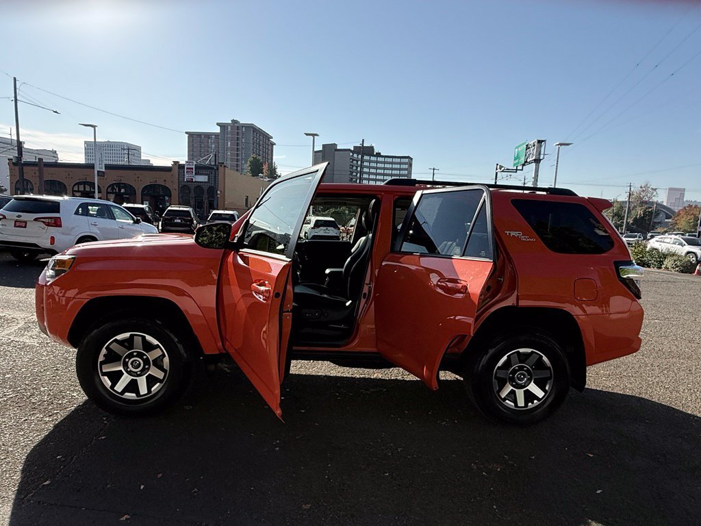 Certified 2024 Toyota 4Runner TRD Off-Road Premium w/ Off Road Premium Plus Package AWD/4WD image 17
