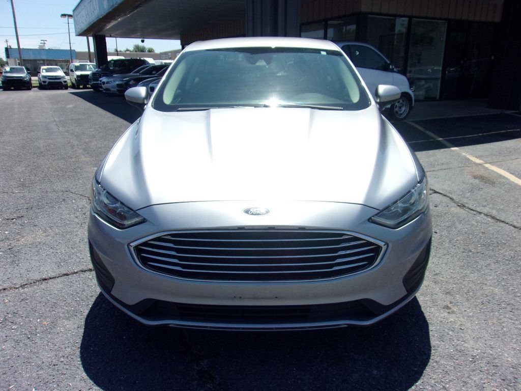 Used 2020 Ford Fusion SE image 3