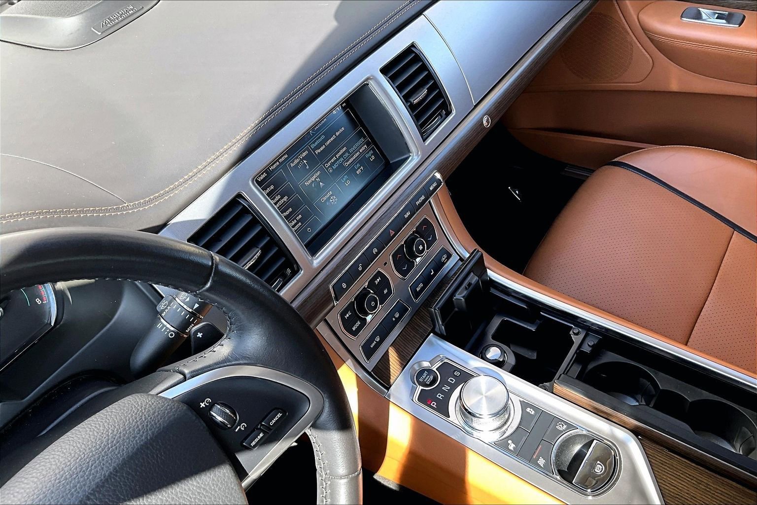 Used 2015 Jaguar XF Portfolio RWD image 32