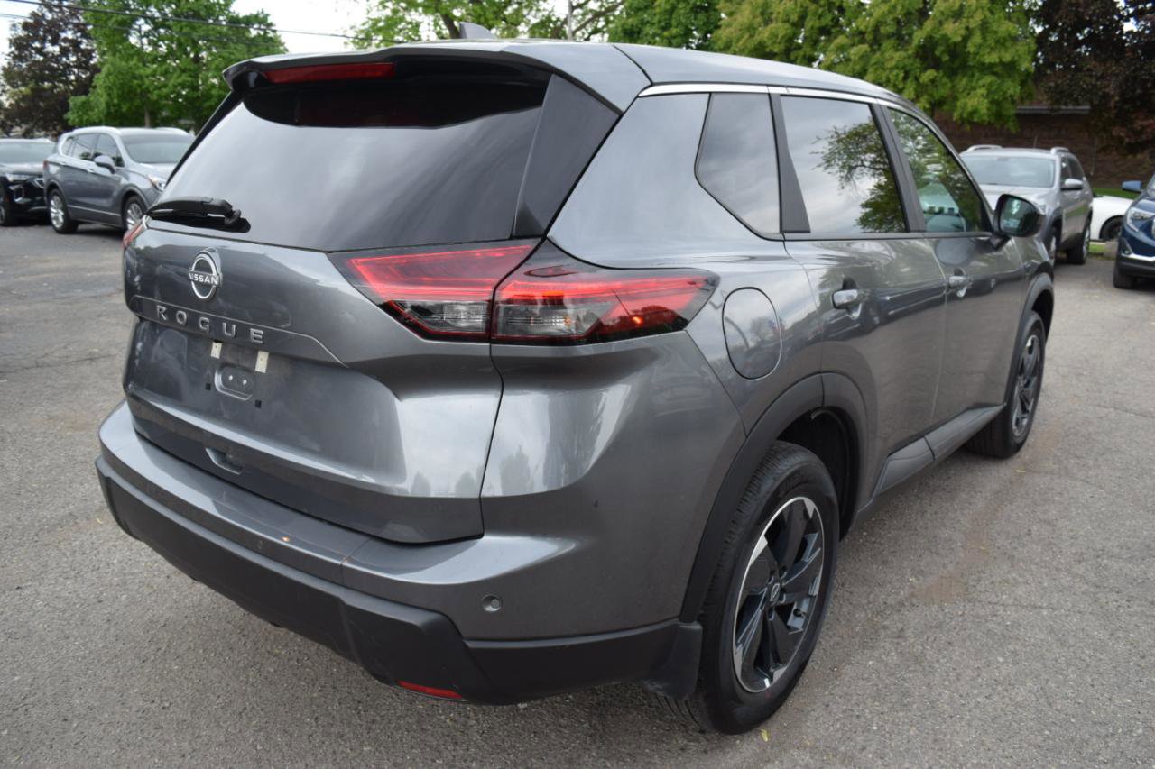 Used 2026 Nissan Rogue SV w/ Cold Weather Package AWD/4WD image 8
